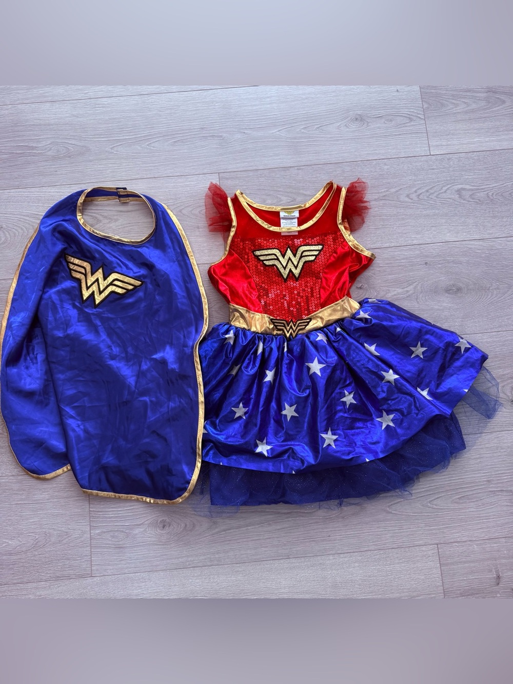 DC Comics Wonder Woman Tutu Dress Costume w/Cape Girls Size Medium